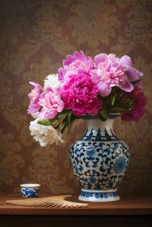 Постер «Натюрморт с пионами в китайской вазе», 30 см х 45 см