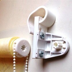 Крепление универсальное на откидные оконные створки